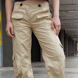 Brandy Melville Kim Cargo Pants